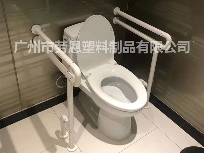 公共殘疾人廁所的衛(wèi)生間扶手和其他設(shè)施的具體尺寸是多少？