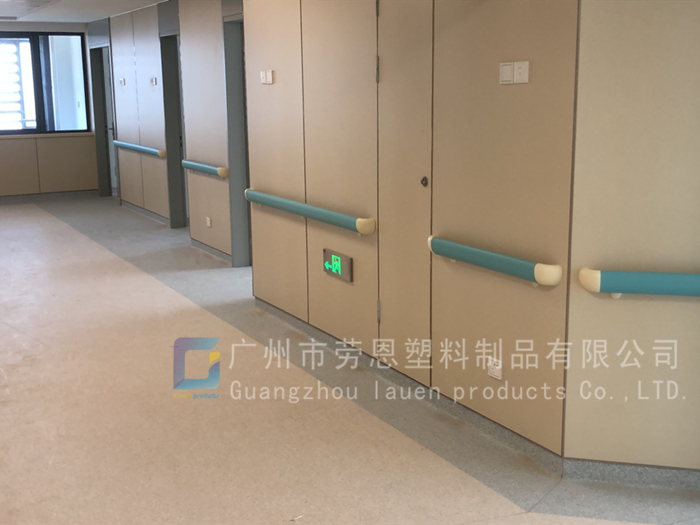 【浙江寧波】醫(yī)院的走廊上為什么兩側都有一排防撞扶手？