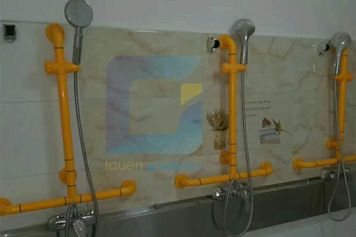 安裝安全衛(wèi)浴扶手的作用這么大，一定要記住了