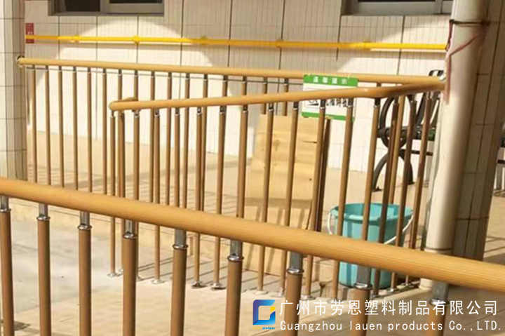 【佛山順德】無障礙坡道扶手，讓殘障老人們的出入更安全！
